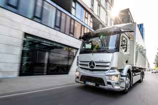 Mercedes-Benz Trucks i Einride podpisują pierwsze duże zamówienie na eActrosy z akumulatorowym napędem elektrycznym   02